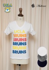 【RE PRICE / 価格改定】 UCLA"BRUINS"コットン/三素材混カレッジプリント半袖VネックTシャツ [Lady's] / Audience