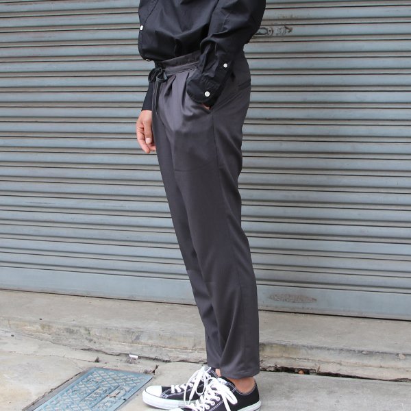 画像10: 【RE PRICE/価格改定】サマーウール調ツイルストレッチ2タックイージーアンクルパンツ【MADE IN JAPAN】『日本製』/ Upscape Audience
