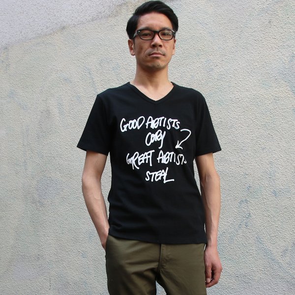画像11: 【RE PRICE / 価格改定】ラフィー天竺"GOOD ARTISTS..."プリントポケット付きVネックT【MADE IN JAPAN】『日本製』/ Upscape Audience