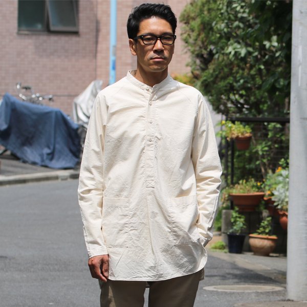 画像11: コットンクロス バンドカラー ハンドウォーマーポケ付 プルオーバーシャツ『日本製』Upscape Audience