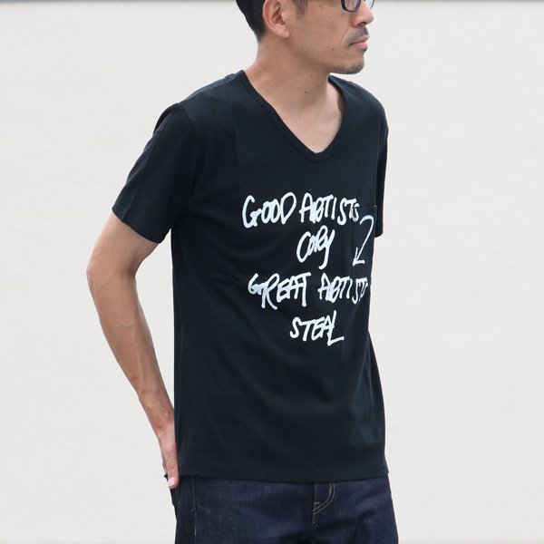 画像9: 【RE PRICE / 価格改定】ラフィー天竺"GOOD ARTISTS..."プリントポケット付きVネックT【MADE IN JAPAN】『日本製』/ Upscape Audience