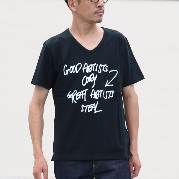 画像8: 【RE PRICE / 価格改定】ラフィー天竺"GOOD ARTISTS..."プリントポケット付きVネックT【MADE IN JAPAN】『日本製』/ Upscape Audience