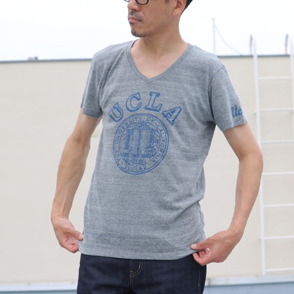 画像8: 【RE PRICE / 価格改定】 UCLA"UCLA"大学ロゴ三素材混カレッジプリント半袖VネックTシャツ / Audience