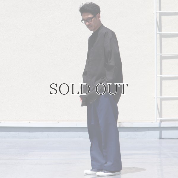 画像8: 遠州織7オンス チノクロス バンドカラー 長袖 ボクシーAライン シャツ【MADE IN JAPAN】『日本製』/ Upscape Audience