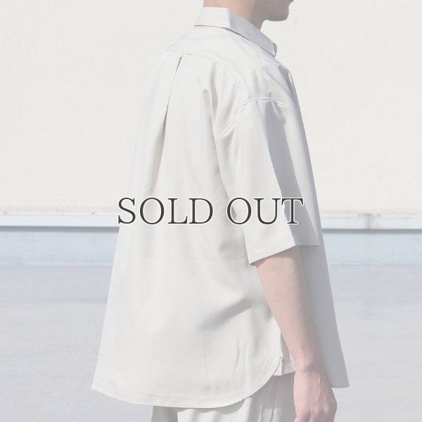 画像5: Reflax®(リフラクス) TECH リネンラ イク LINON(リノン) レギュラーカラー ボクシーAライン ハーフスリーブシャツ【MADE IN JAPAN】『日本製』/ Upscape Audience