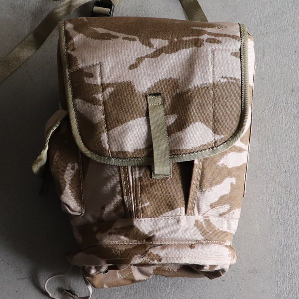 画像9: DEAD STOCK  / British Army Gas Mask Shoulder Bag （ イギリス軍 ガスマスク ショルダーバッグ デザート DPM カモ ）