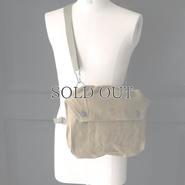 画像2: DEAD STOCK  / Finnish Army Gas Mask Shoulder Bag（ フィンランド軍 ガスマスク ショルダーバッグ  ）