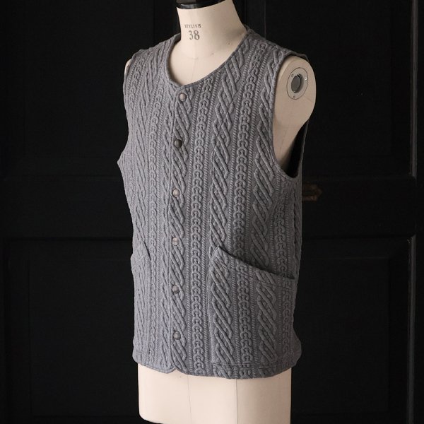 画像7: 「尾州」コットンキルト ノーカラースナップベスト【MADE IN JAPAN】『日本製』 / Upscape Audience