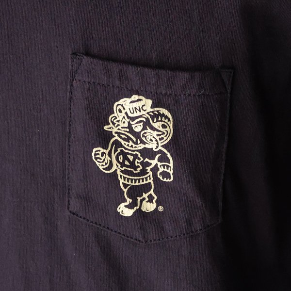 画像6: 【RE PRICE / 価格改定】University of North Carolina at Chapel Hill "Rameses" 7.1oz米綿丸胴オールドプリントクルーネックポケットT / Audience
