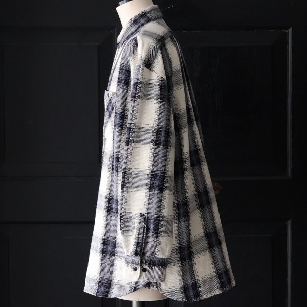 画像8: 10/2ヘビーツイル ヴィンテージチェック レギュラーカラー ボクシーAライン 長袖シャツ【MADE IN JAPAN】『日本製』/ Upscape Audience