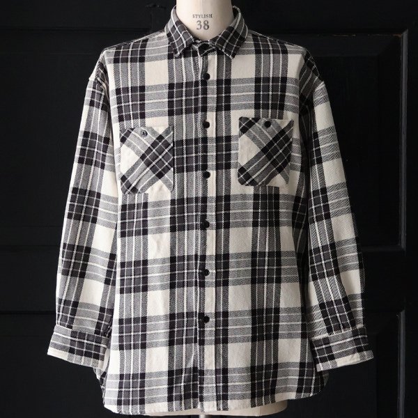 画像8: 10/2ヘビーツイル ヴィンテージチェック レギュラーカラー ボクシーAライン 長袖シャツ【MADE IN JAPAN】『日本製』/ Upscape Audience