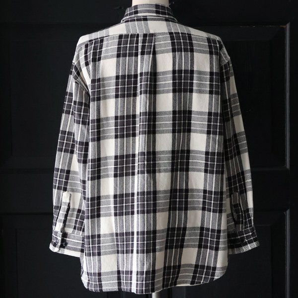 画像11: 10/2ヘビーツイル ヴィンテージチェック レギュラーカラー ボクシーAライン 長袖シャツ【MADE IN JAPAN】『日本製』/ Upscape Audience