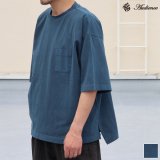 ピグメント 米綿（USAコットン）16/-天竺（8.45オンス）グラスポケ付き クルーネック ハーフスリーブ ボクシー Tシャツ / Audience