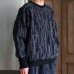 画像2: 「尾州」マルチカラー ストライプ 幾何柄コットンキルト ミリタリースリーブ フィンガーホール付き クルーネック【MADE IN JAPAN】『日本製』 / Upscape Audience (2)