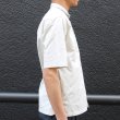 画像8: コットンギャバジンスタンドスモールカラー5/S Shirts Jacket【MADE IN JAPAN】『日本製』/ Upscape Audience (8)