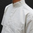 画像12: コットンギャバジンスタンドスモールカラー5/S Shirts Jacket【MADE IN JAPAN】『日本製』/ Upscape Audience (12)