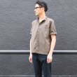 画像3: コットンギャバジンスタンドスモールカラー5/S Shirts Jacket【MADE IN JAPAN】『日本製』/ Upscape Audience (3)