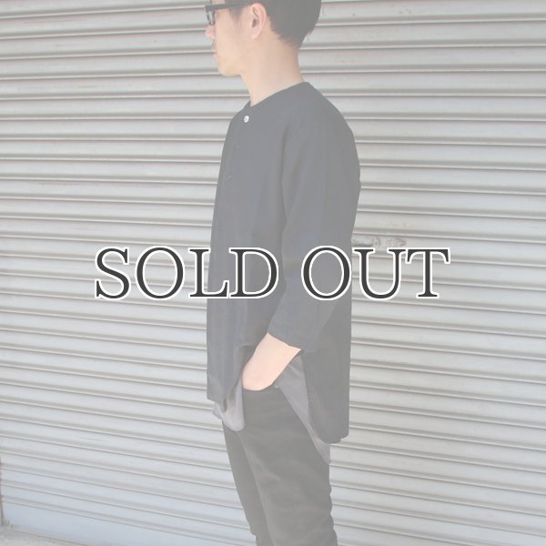 画像3: 綿麻ツイル ノーカラープルオーバーコンチョボタン 7分袖 オーバーサイズシャツ【MADE IN JAPAN】『日本製』/ Upscape Audience (3)