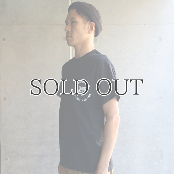 画像3: 360°SPORTS WEAR(スリーシックスティスポーツウェア) "PLAY" 6oz米綿丸胴ポケ付きS/S Tee/ Audience (3)