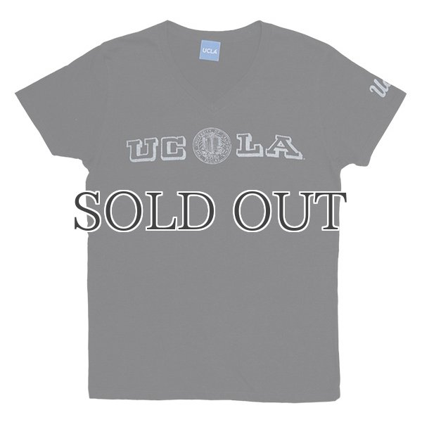 画像9:  UCLA"UCLA"ロゴ三素材混カレッジプリント半袖VネックTシャツ / Audience (9)