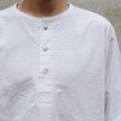画像16: コットンクロス C/Nヘンリー コンチョ釦 7分袖シャツ【MADE IN JAPAN】『日本製』 / Upscape Audience (16)