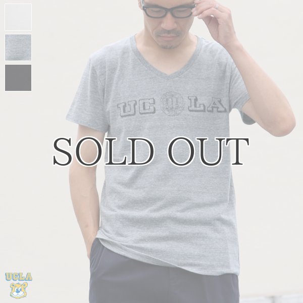 画像1:  UCLA"UCLA"ロゴ三素材混カレッジプリント半袖VネックTシャツ / Audience (1)