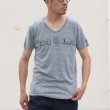 画像5:  UCLA"UCLA"ロゴ三素材混カレッジプリント半袖VネックTシャツ / Audience (5)