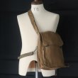 画像2: DEAD STOCK  / Czech army Canvas Shoulder Bag（チェコ軍 キャンバス ショルダーバッグ / ウッド釦） (2)