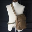 画像4: DEAD STOCK  / Czech army Canvas Shoulder Bag（チェコ軍 キャンバス ショルダーバッグ / ウッド釦） (4)