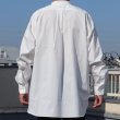 画像17: 70/30クロス ストレッチタイプライター バンドカラー L/S ボクシーシャツ【MADE IN JAPAN】『日本製』/ Upscape Audience (17)