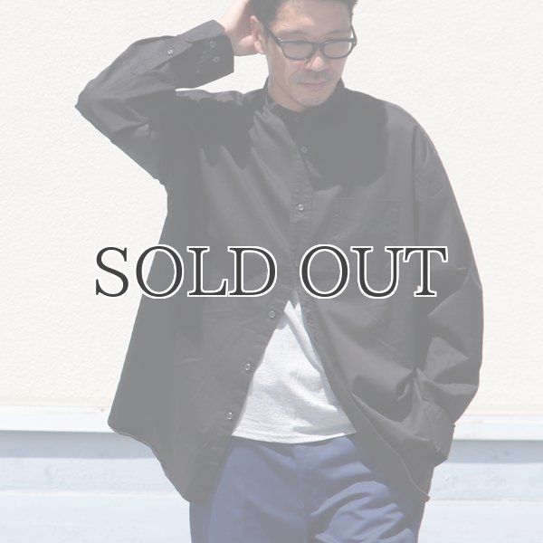 画像4: 遠州織7オンス チノクロス バンドカラー 長袖 ボクシーAライン シャツ【MADE IN JAPAN】『日本製』/ Upscape Audience (4)