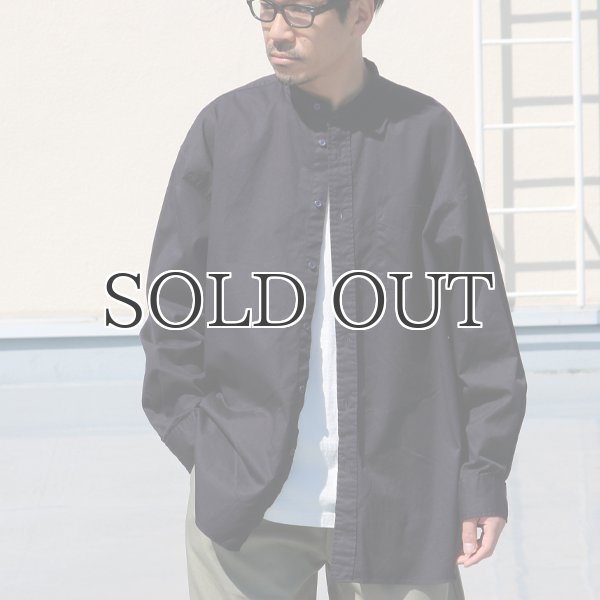 画像3: 遠州織7オンス チノクロス バンドカラー 長袖 ボクシーAライン シャツ【MADE IN JAPAN】『日本製』/ Upscape Audience (3)