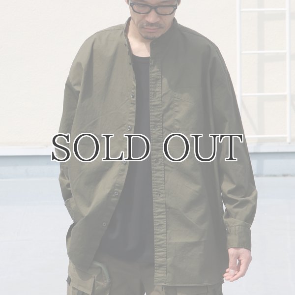 画像3: 遠州織7オンス チノクロス バンドカラー 長袖 ボクシーAライン シャツ【MADE IN JAPAN】『日本製』/ Upscape Audience (3)