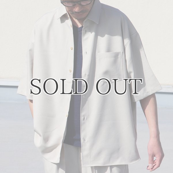 画像4: Reflax®(リフラクス) TECH リネンラ イク LINON(リノン) レギュラーカラー ボクシーAライン ハーフスリーブシャツ【MADE IN JAPAN】『日本製』/ Upscape Audience (4)