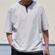 画像3: 「丹後」度詰天竺 (6オンス) フェイクレイヤード キーネック ハーフスリーブ Tシャツ【MADE IN JAPAN】『日本製』/ Upscape Audience (3)