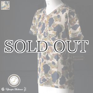 画像: ダックカモプリント天竺Vネックポケット付き半袖カットソー【MADE IN JAPAN】『日本製』/ Upscape Audience