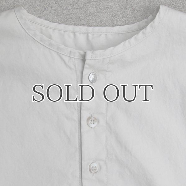 画像18: コットンギャバジンノーカラーP/O コンチョ釦L/SシャツTEE【MADE IN JAPAN】『日本製』/ Upscape Audience (18)