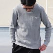 画像3: 【RE PRICE/価格改定】ランダムワッフル グラスポケット付き　クルーネック長袖ニットソー【MADE IN JAPAN】『日本製』/ Upscape Audience (3)