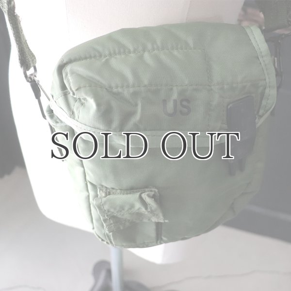 画像2: DEAD STOCK  / U.S Army 2QT Water Canteen Cover Strap Bag （ 米軍 2QT ウォーター キャンティーンカバー ストラップ バッグ ） (2)