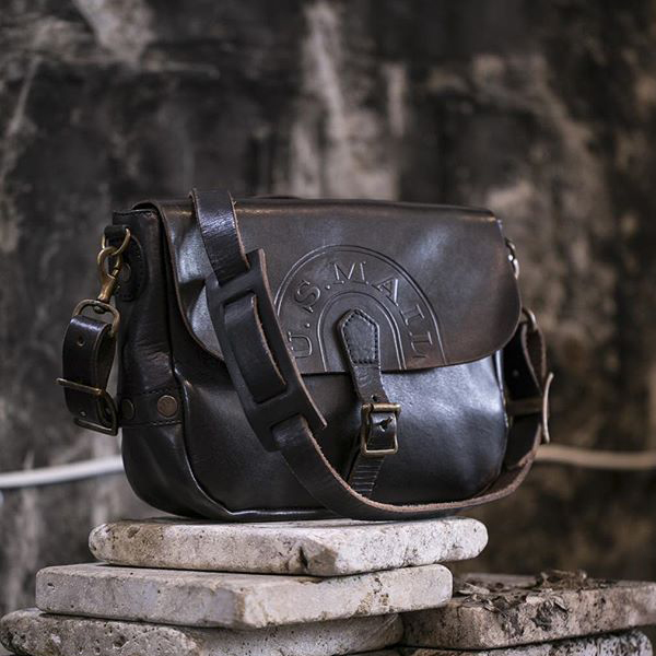 LEATHER POSTMAN SHOULDER BAG-SMALL（刻印あり）［VS-249L］【MADE IN