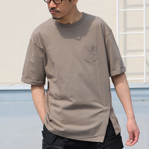 画像2: コーマ天竺 C/N ポケ付 スリットロールアップTee【MADE IN JAPAN】『日本製』/ Upscape Audience  (2)