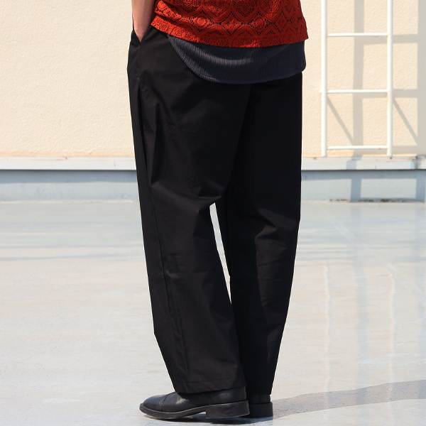 AVALONE ワイドパンツ ブラック ナイロンパンツ モード系 size 2 AVALONE ワイドパンツ ブラック ナイロンパンツ モード系 size 2