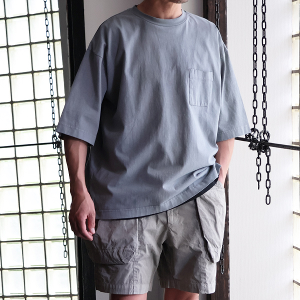 画像2: ピグメント 米綿（USAコットン）16/-天竺（8.45オンス）グラスポケ付き クルーネック ハーフスリーブ ボクシー Tシャツ / Audience (2)