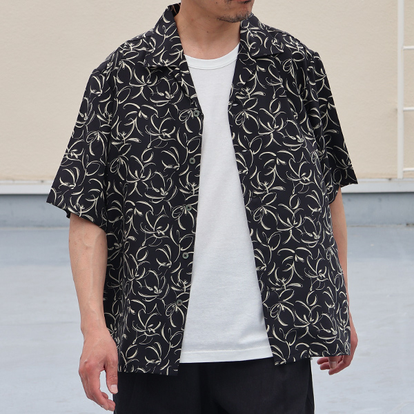 画像2: 「丹後」 ライトアムンゼン(梨地) 捺染 モノトーンフラワー “マシンプリント” オープンカラー ハーフスリーブシャツ【MADE IN JAPAN】『日本製』/ Upscape Audience (2)
