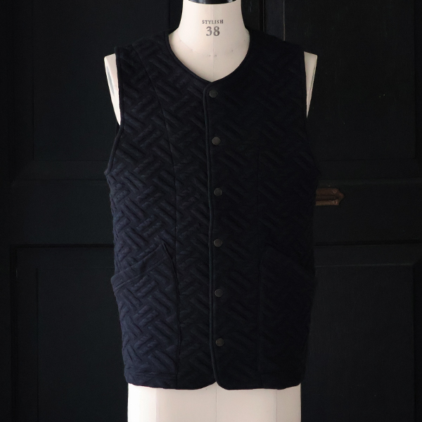 画像2: 「尾州」コットンキルト ノーカラースナップベスト【MADE IN JAPAN】『日本製』 / Upscape Audience (2)