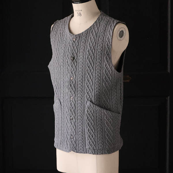 画像5: 「尾州」コットンキルト ノーカラースナップベスト【MADE IN JAPAN】『日本製』 / Upscape Audience (5)