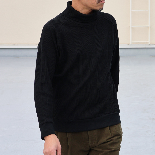 画像2: 【RE PRICE / 価格改定】ランダムワッフル サドルショルダー タートルネック L/S ニットソー【MADE IN JAPAN】『日本製』/ Upscape Audience (2)
