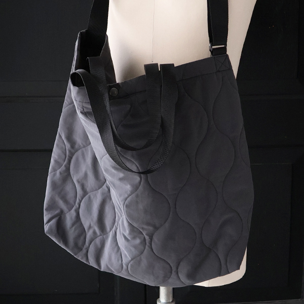 画像12: Teflon（テフロン）耐水撥水コットンタッチ ナイロン ウェーブキルト ショルダートートバッグ【MADE IN JAPAN】『日本製』 / Upscape Audience (12)