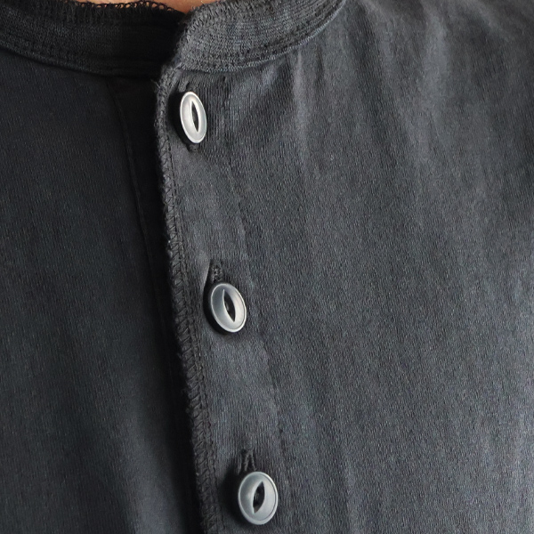 画像9: ピグメント 米綿 (USAコットン) 16/-天竺 ( 8.45オンス) 3ボタン ヘンリーネック Tシャツ / Audience (9)