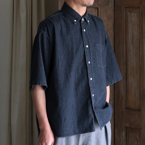 画像2: 「備後」 8オンス ムラデニム ヴィンテージWASH ボタンダウン ボクシーAライン 半袖シャツ【MADE IN JAPAN】『日本製』/ Upscape Audience (2)